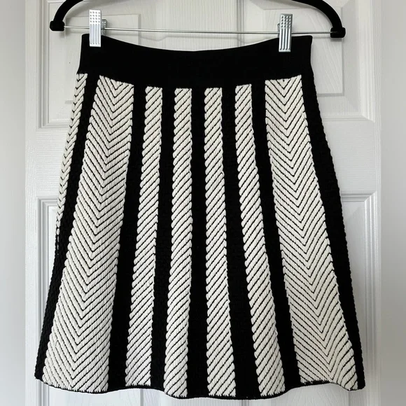 MAJE Mini Skirt Size 1 - Picture 3 of 7